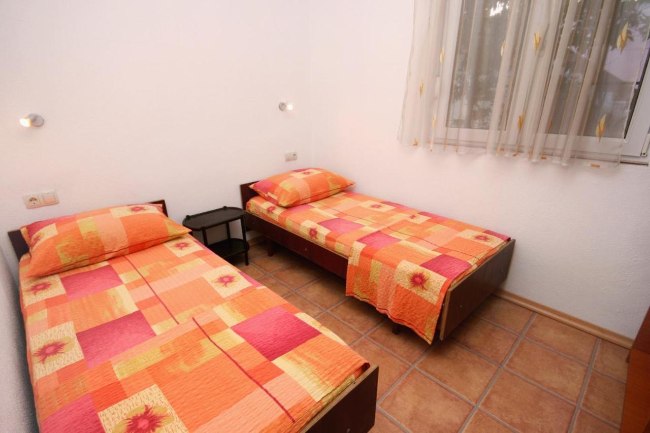 Apartments with a parking space Podaca, Makarska - 6050 Bagian luar foto