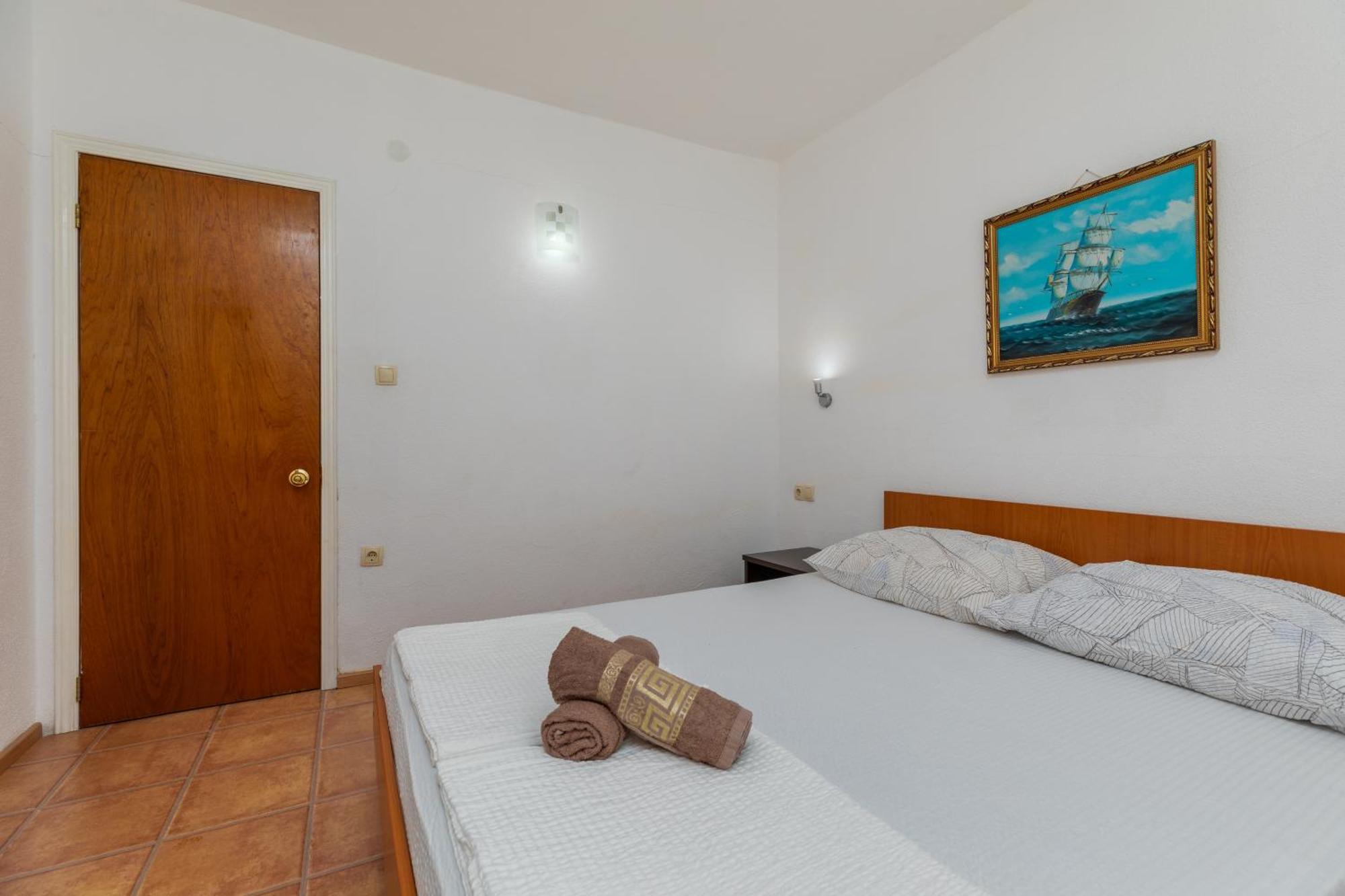 Apartments with a parking space Podaca, Makarska - 6050 Ruang foto
