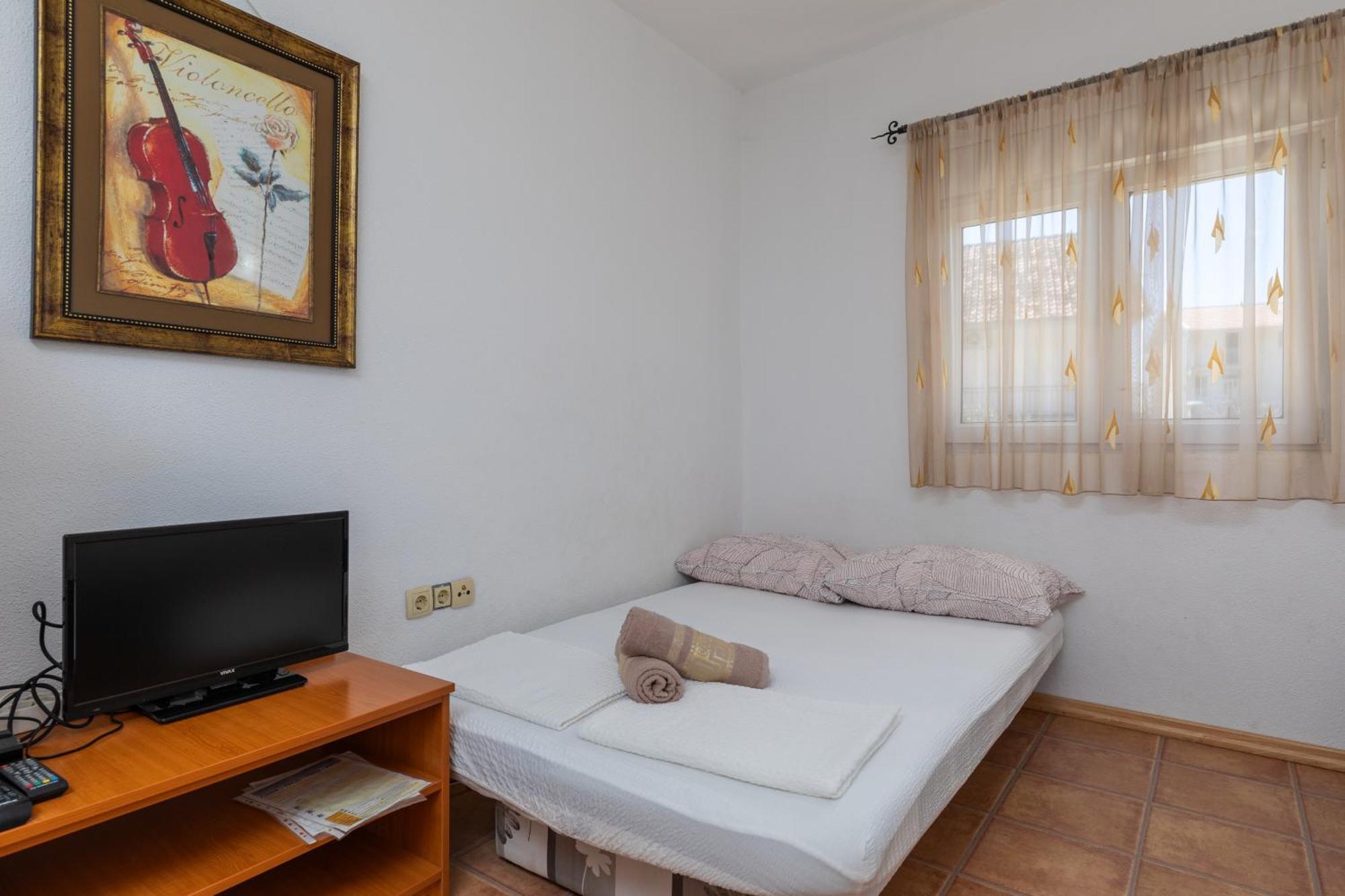 Apartments with a parking space Podaca, Makarska - 6050 Ruang foto